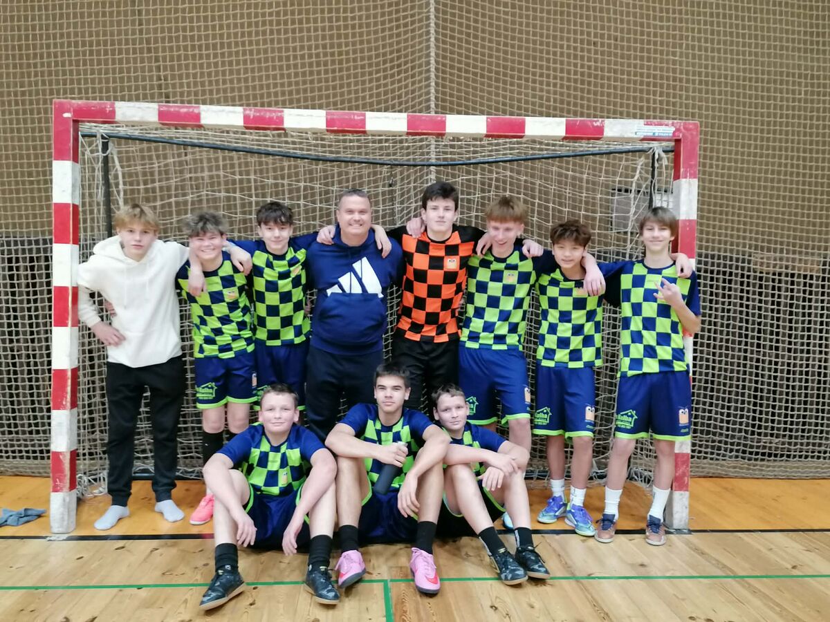 ŠKOFL9 - POSTUP UTEKL MEZI PRSTY