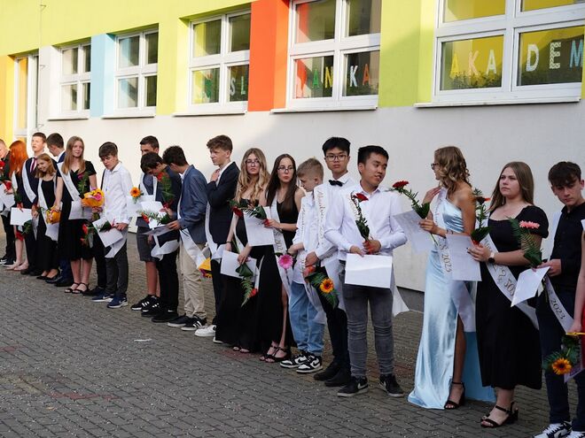 ZAHRADNÍ SLAVNOSTI a ŠERPOVÁNÍ DEVÁŤÁKŮ