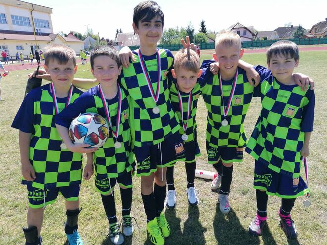 McDonald´s cup 4.-5. třída, ZÁKUPY - máme stříbro!