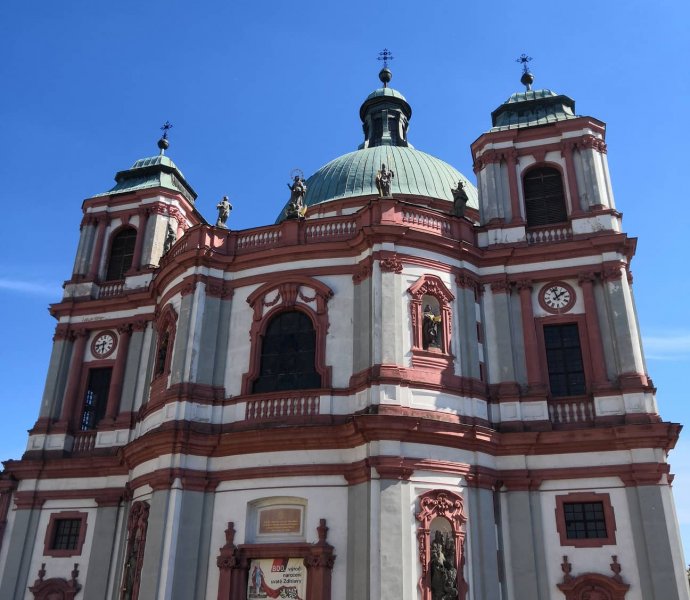 Obrázek galerie  ŠD Bublinky v koláčkárně u Salvatora v Jablonném v Podještědí - kostel sv. Vavřince a sv. Zdislavy