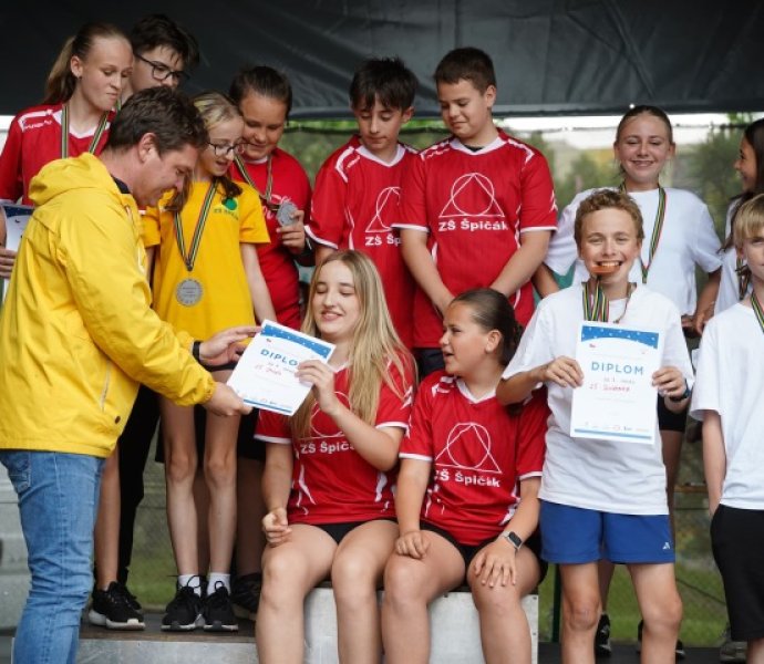 ČESKOLIPSKÁ ŠKOLNÍ OLYMPIÁDA - momentky našich žáků